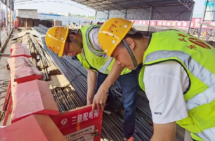 南昌市政建設集團扎實推進高溫季節安全生產和防暑降溫工作